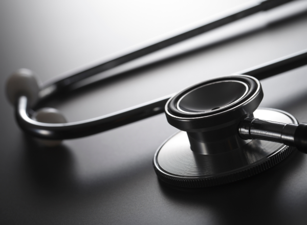 Black and white photo of a stethoscope